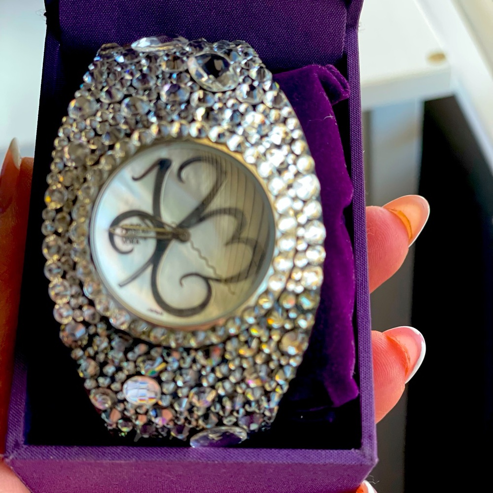 Authentic jimmy crystal watch